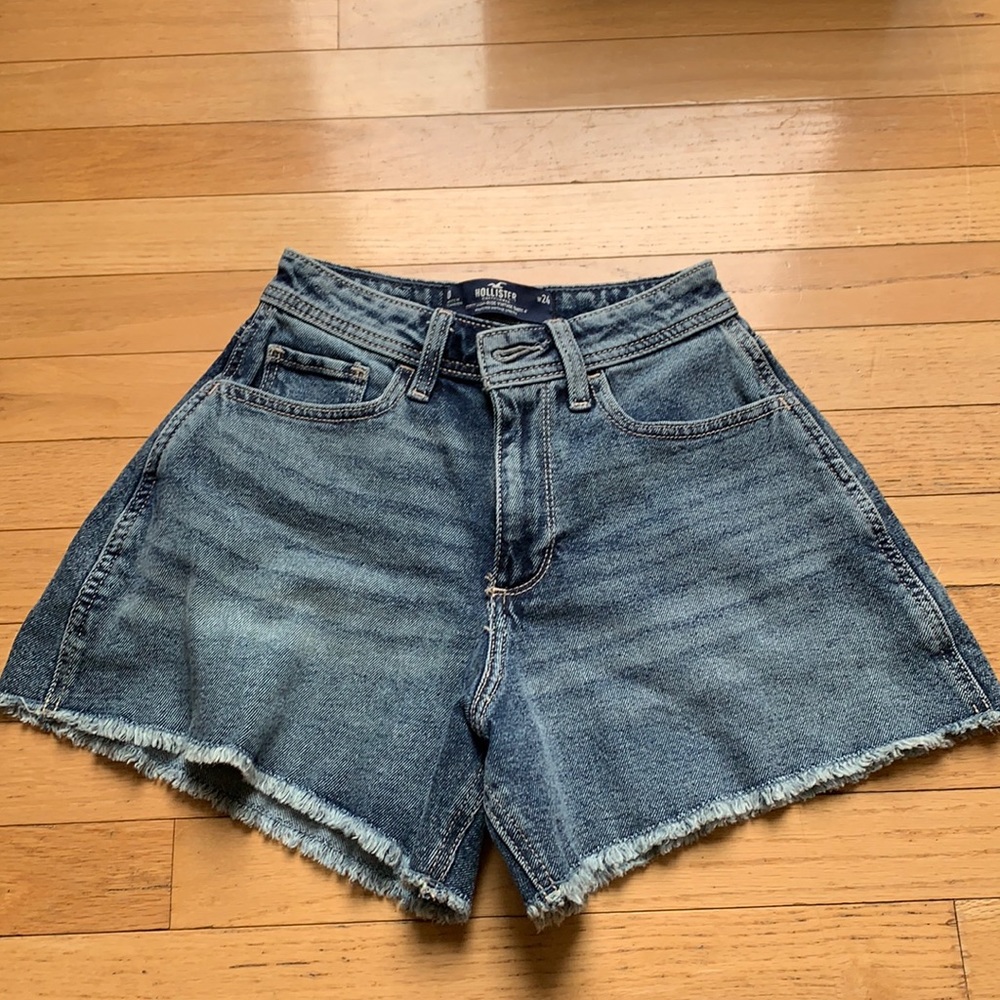 Hollister women’s wide leg shorts with tags